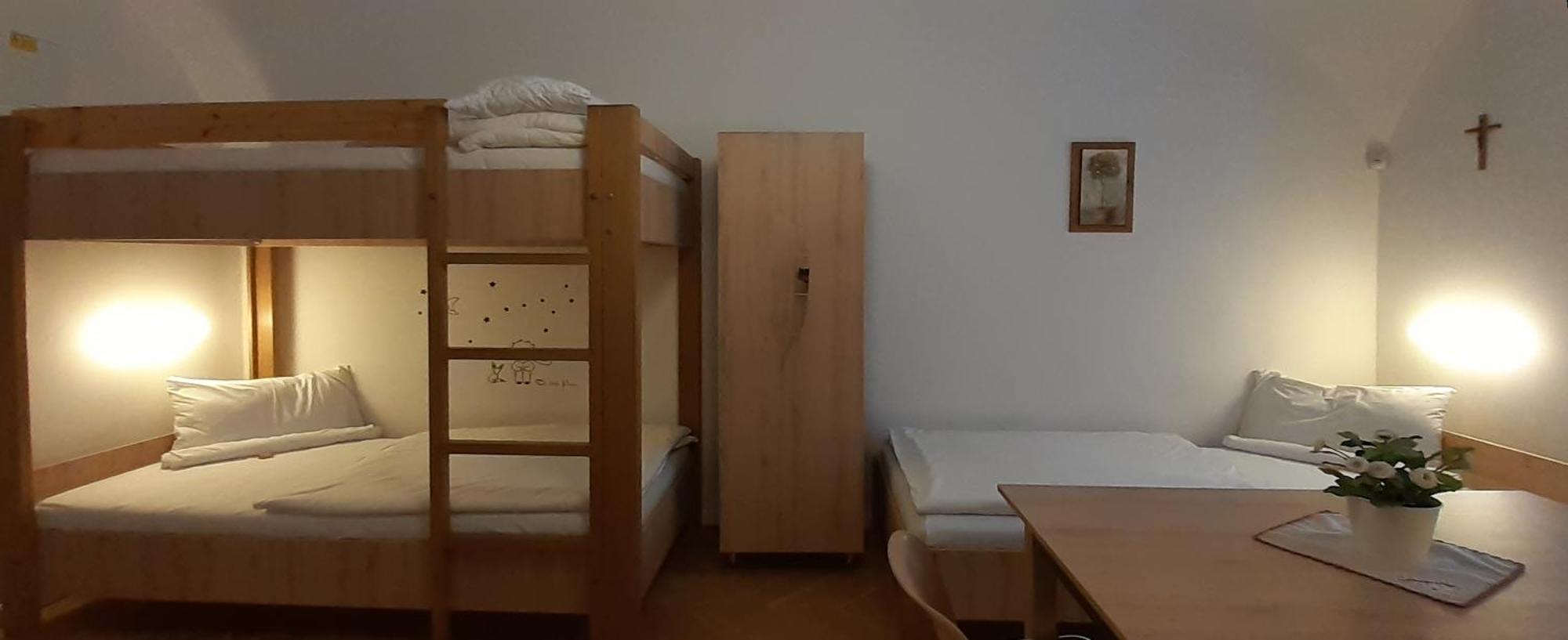 Ciszterci Szállás Pécs Extérieur photo